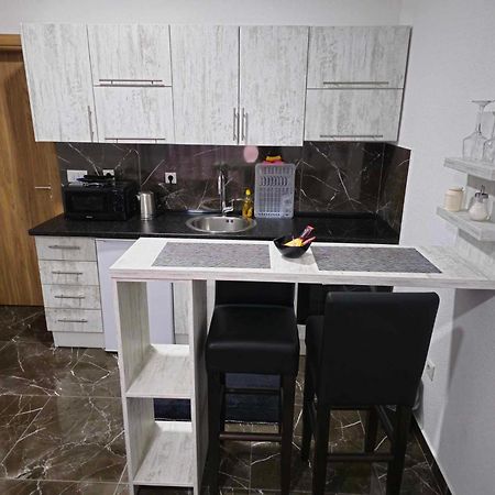 Malm Travnik Lägenhet Exteriör bild